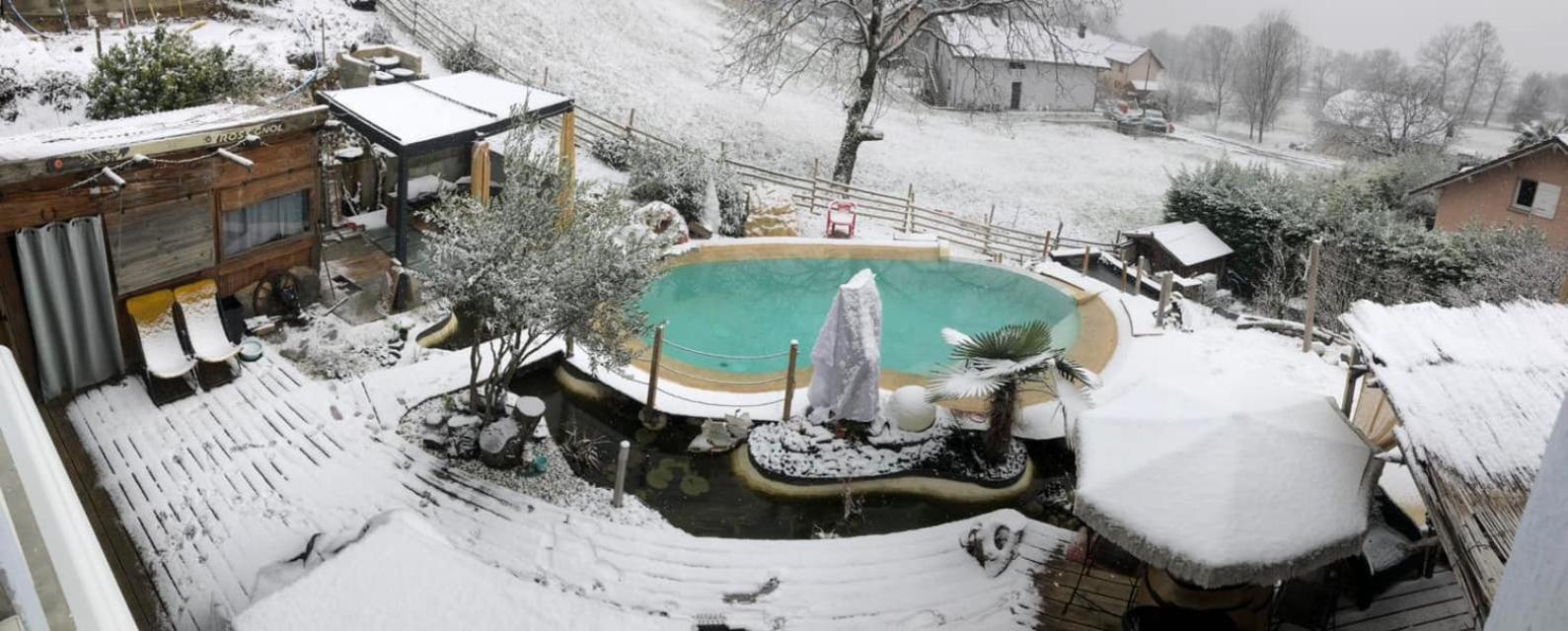 A La Marc'Quize Chambres D'Hotes, Petit Dejeuner Compris, Avec Piscine A Debordement En Exterieur, Bain Nordique A 38 Degres En Prestation Supplement Sur Reservation Horaire Anticipee 1 Place De Parking Gratuite Sur Place Mouxy Exterior photo